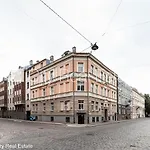 Quiet Apartment In Centre